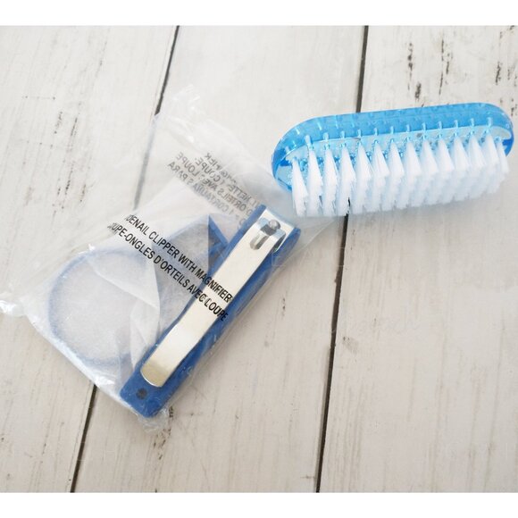 Avon Toenail Clipper with Magnifier New Footworks Pedicure Kit + Nail Brush - Picture 3 of 12